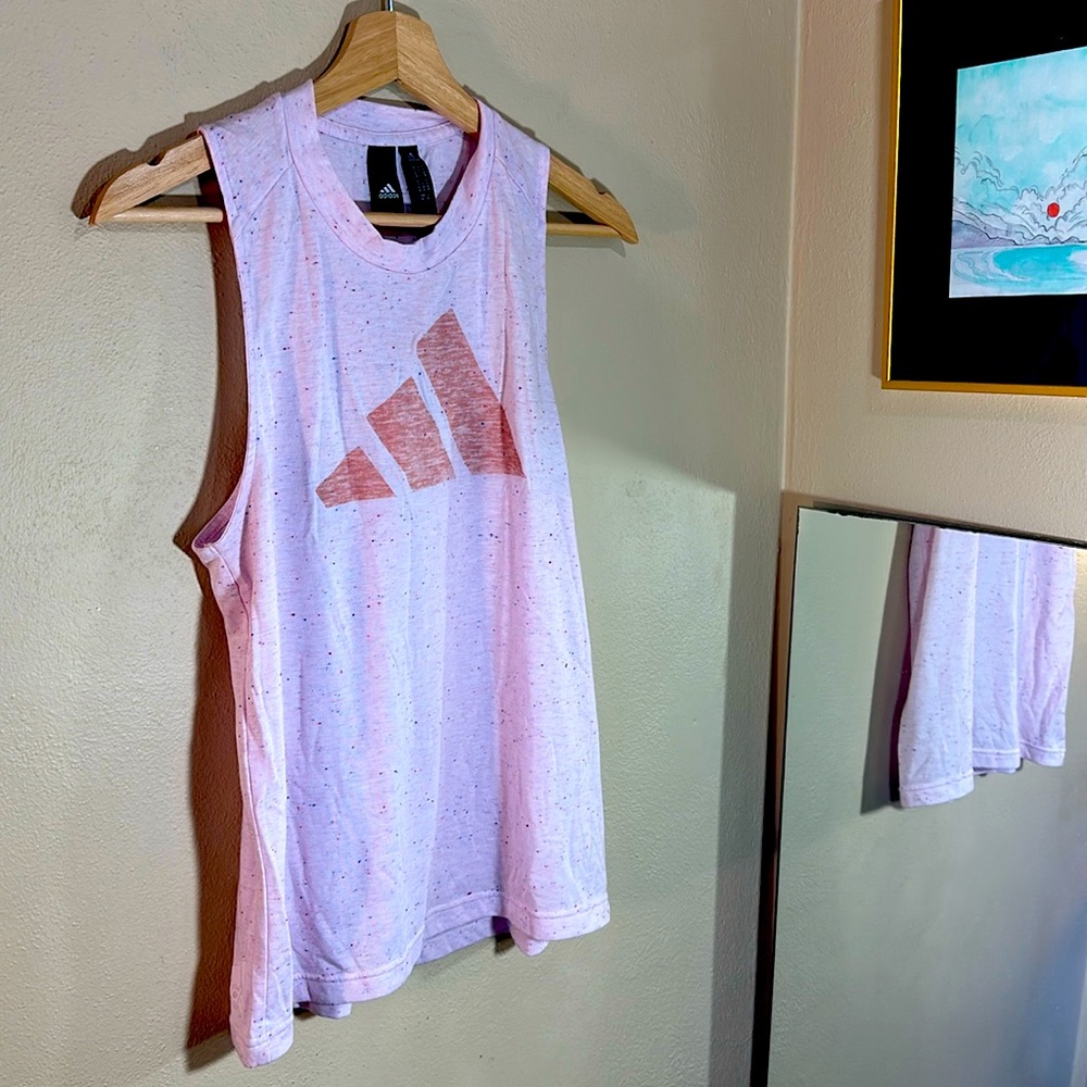 NWOT Adidas heathered light pink marled w blue red thread sleeveless tshirt sz S